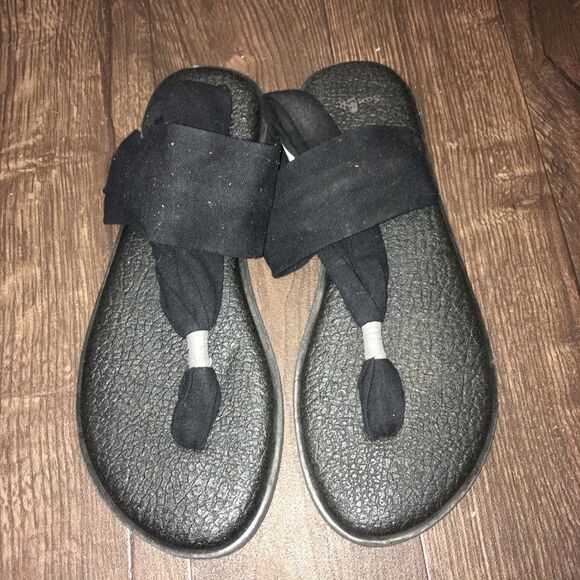 Sanuk classic black yoga mat sandals - Picture 1 of 3